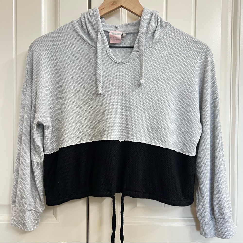 For All Seasons by Paper Crane Girls Cropped Hoodie Top in Gray/Black, Size XL